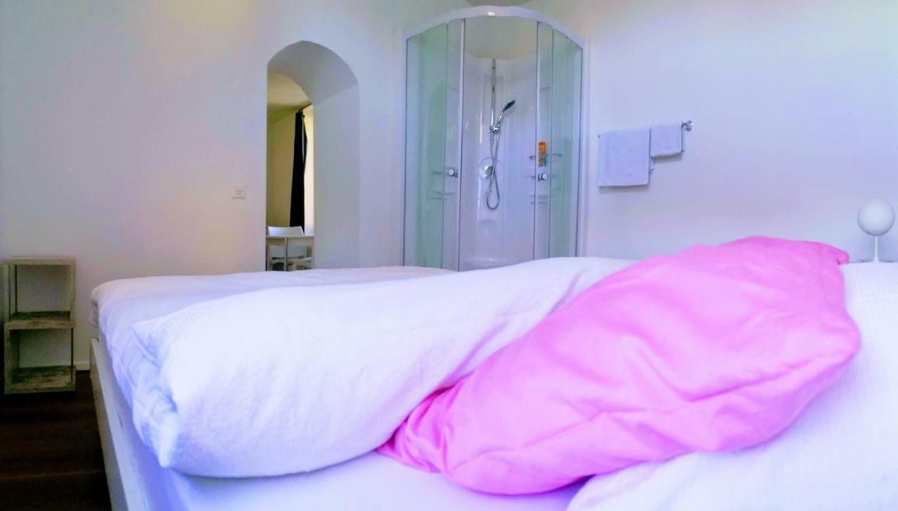 Rooms-Zimmer นอยเฮาเซิน อัม ไรห์นฟอล ภายนอก รูปภาพ